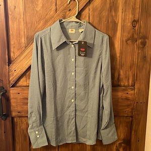 Levi’s Woman’s Everyday Blouse Medium Blue NWT